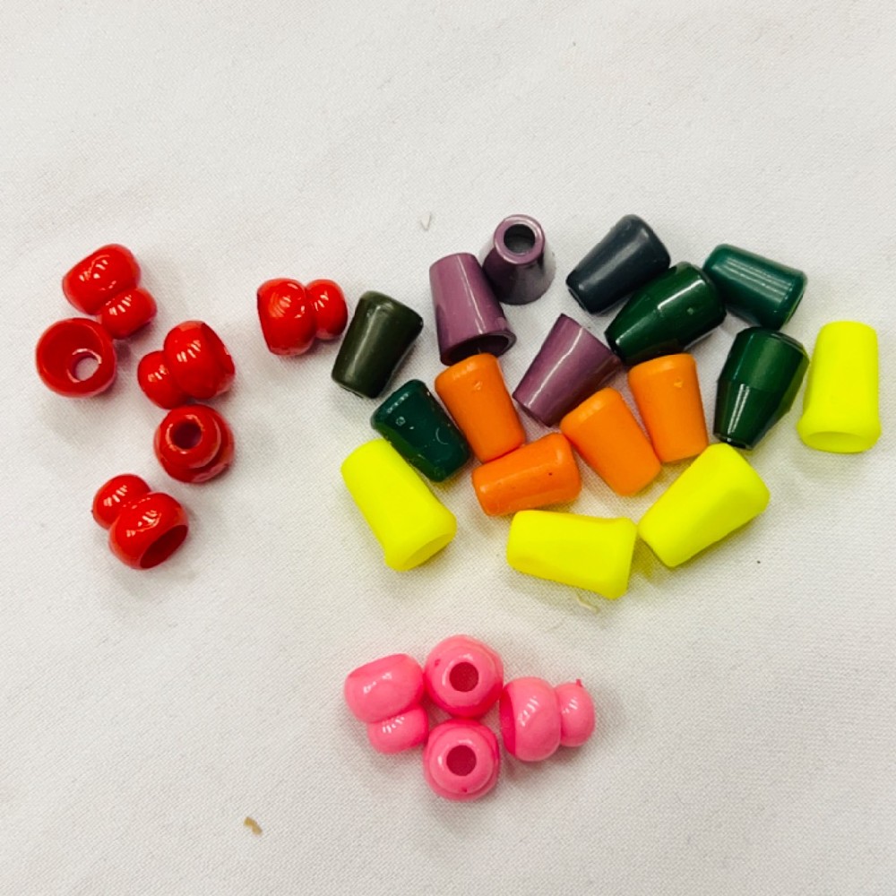 koncovka plast různé barvy a tvary