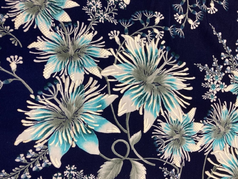 úplet panel,tm.modrá,bílomodré květy