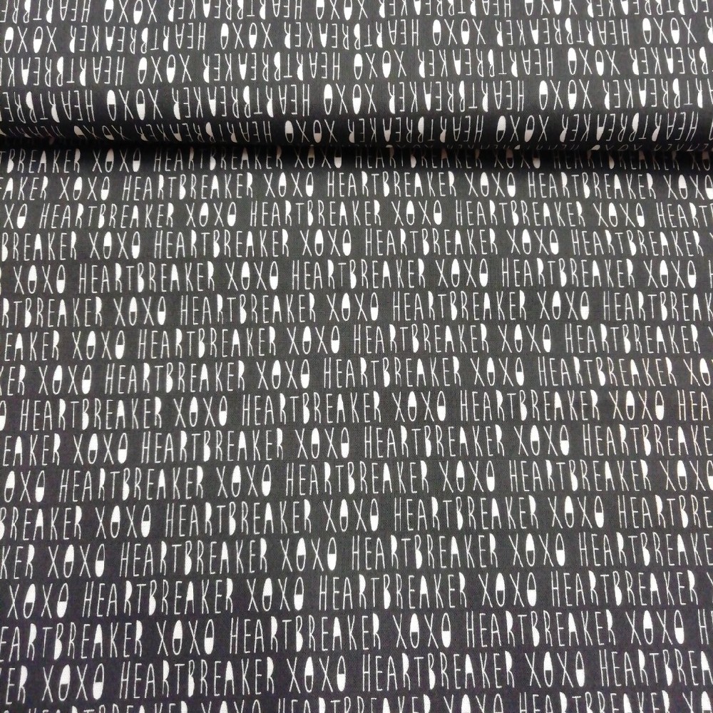 bavlna černá s písmenky110cm