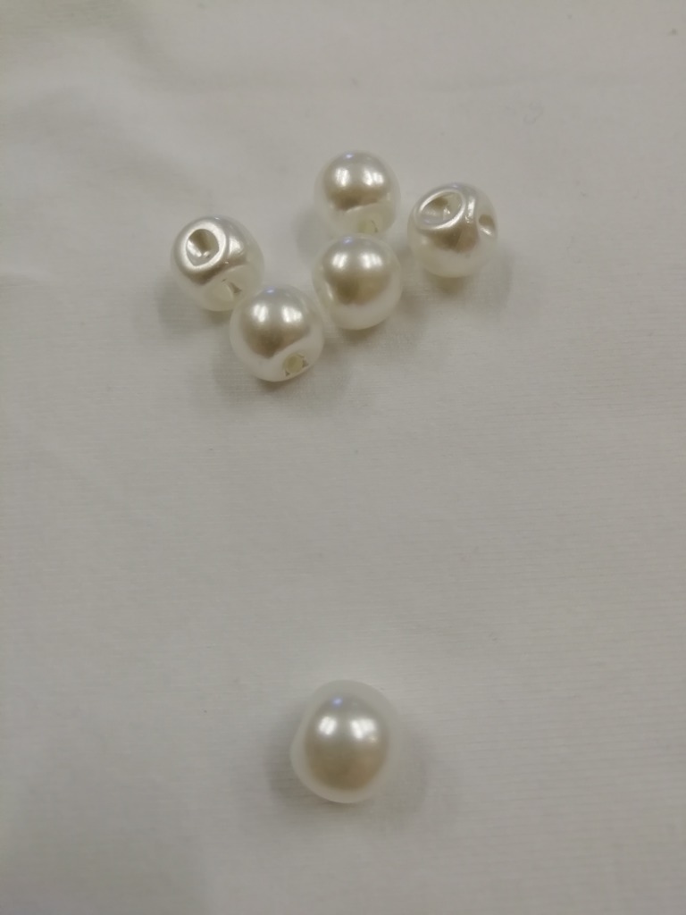 knoflíky perličky bílé