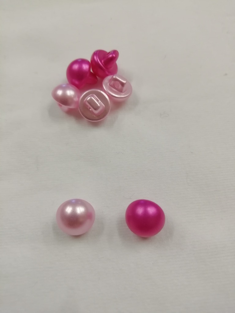 knoflík perleťový růžový a fialový