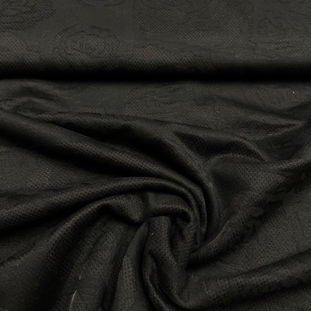 šatovka černá lesk mačkaná 140cm PES