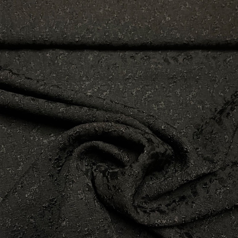 šatovka černá vytlačovaný vzor 150cm Pes*