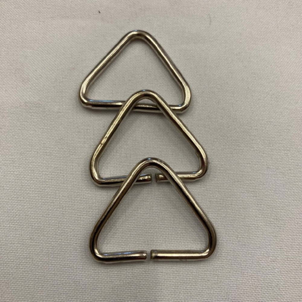 průvlek trojúhelník 3cm kov