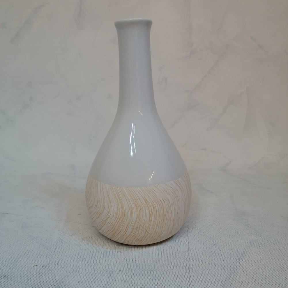 váza bílá keramika