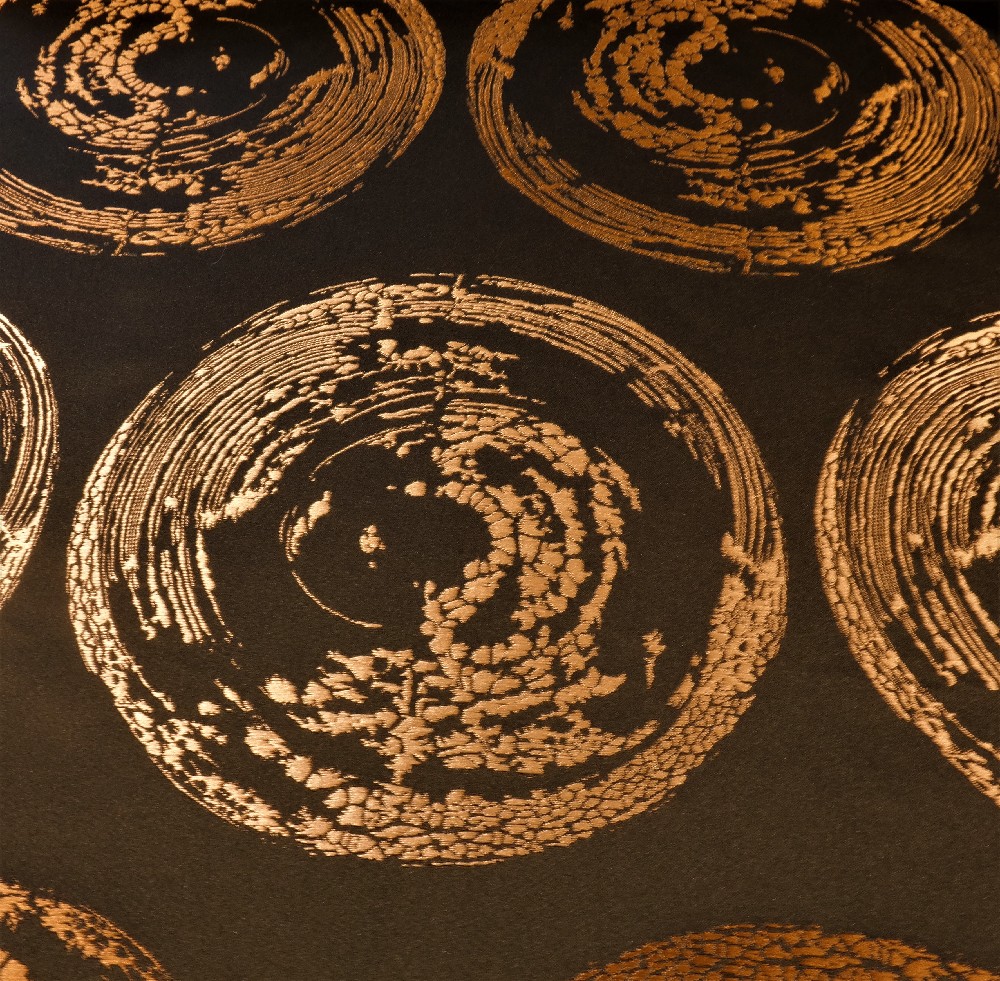 dekoračka černá, zlaté kruhy š.150
