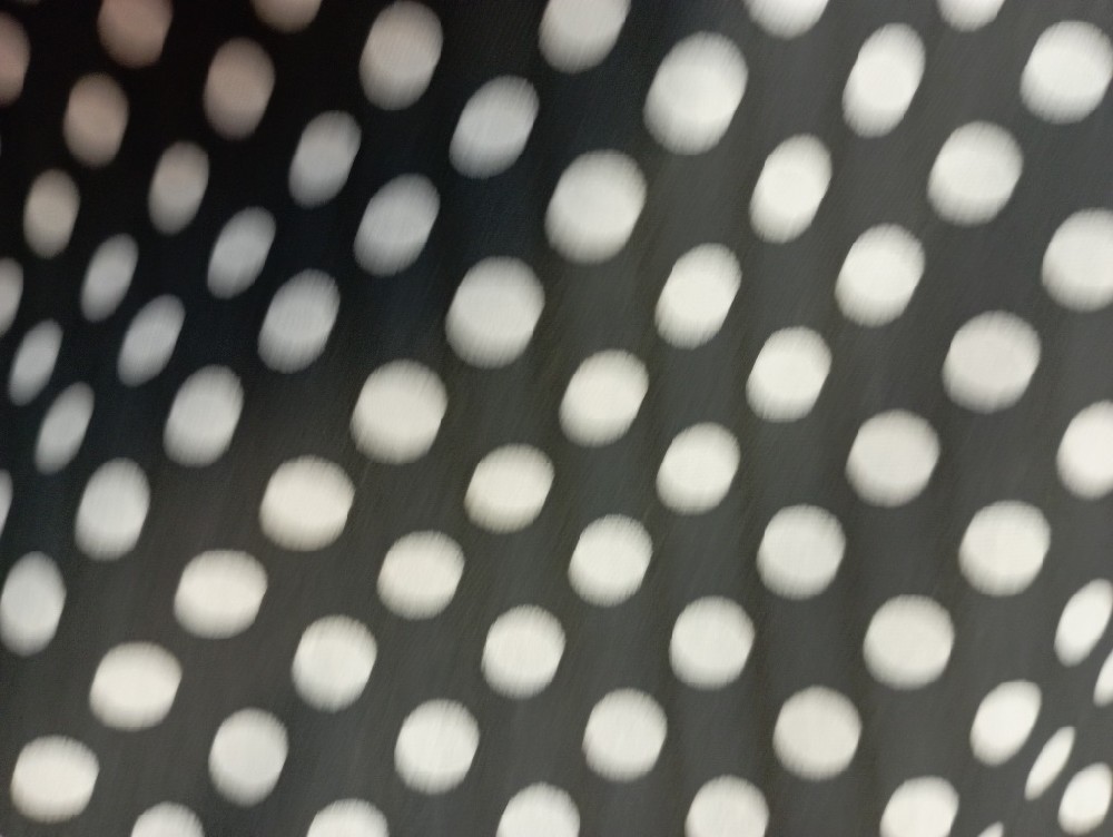 bavlna bílé puntíky na černém podkladě 160 cm
