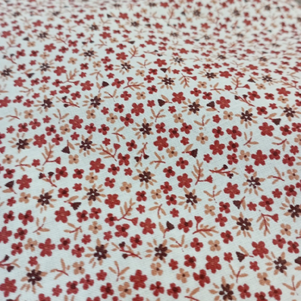 bavlna bordo hnědé kytičky na bílém podkladě 150 cm