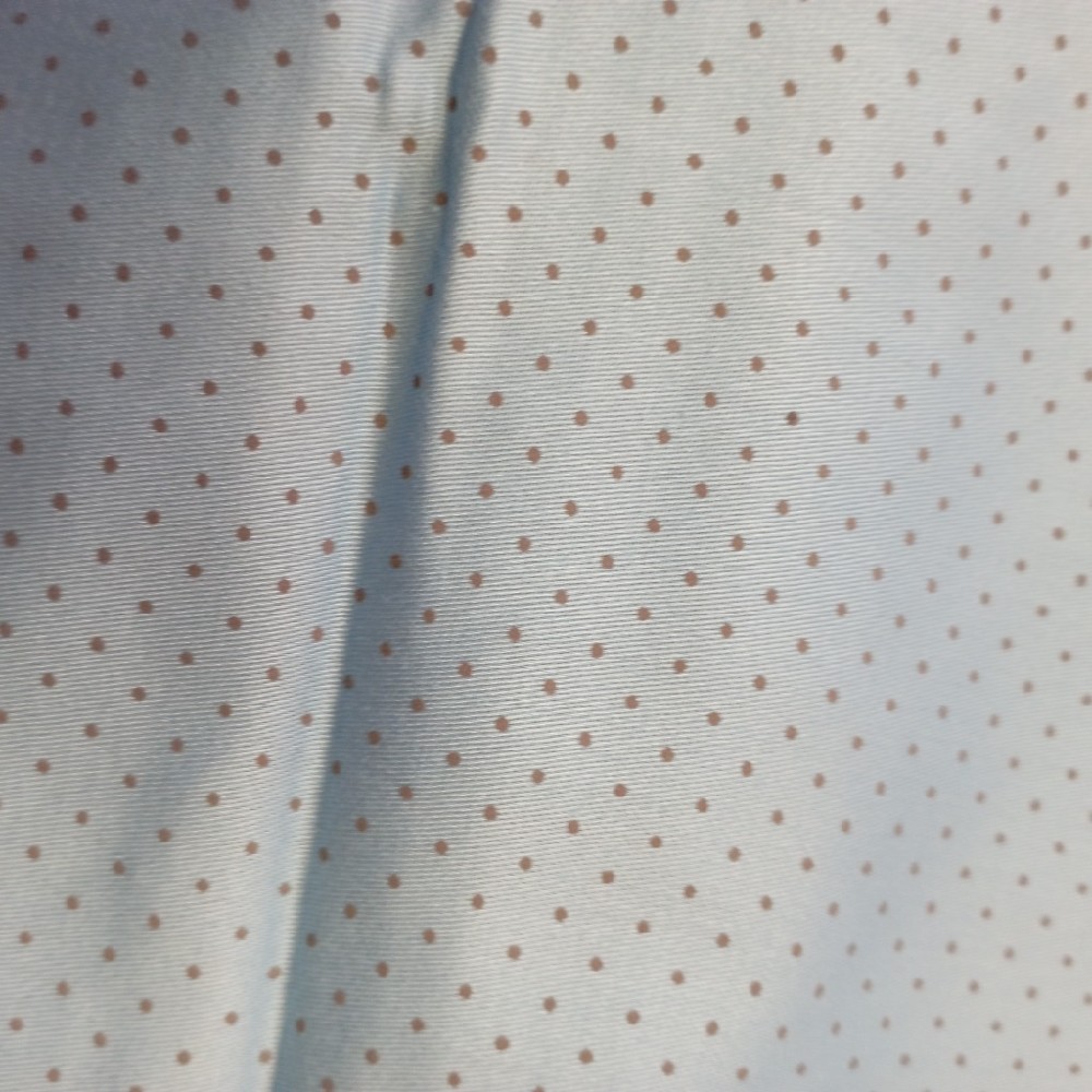 bavlna satén černé puntíky na sv.mod.podkladě 150 cm