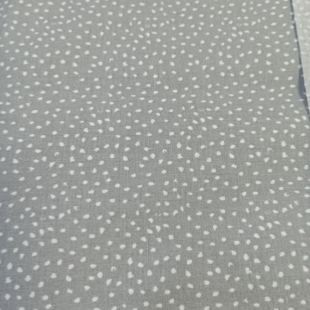 bavlna bílý puntíík na šedém podkladě 140 cm