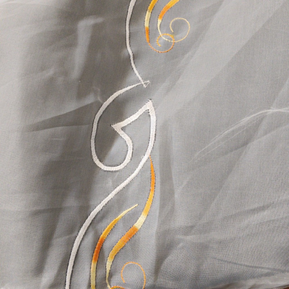 záclona Or 20126-14/125 voál abstraktní vlnky v pruzích bílá + žlutooranžová š.125cm