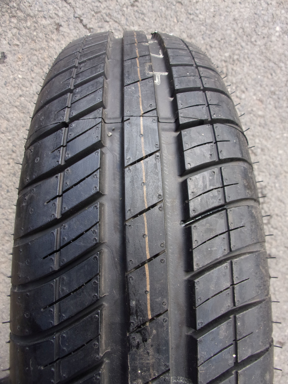 165/70/14 85T GOODYEAR Efficient Grip